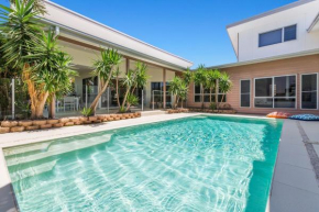 Splash House at Kingscliff - Pet Friendly with Pool
